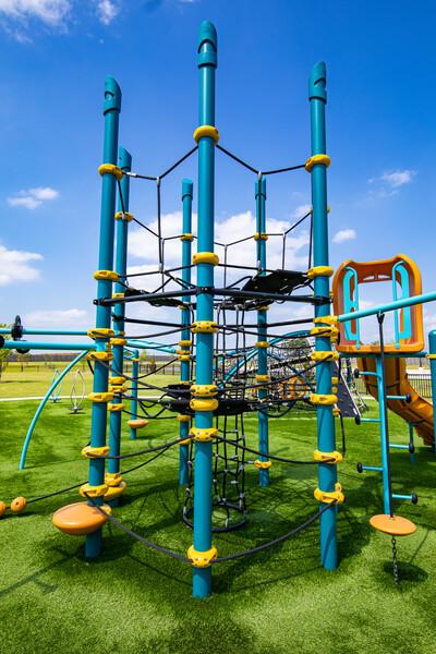 Netplex® w/slide play structure