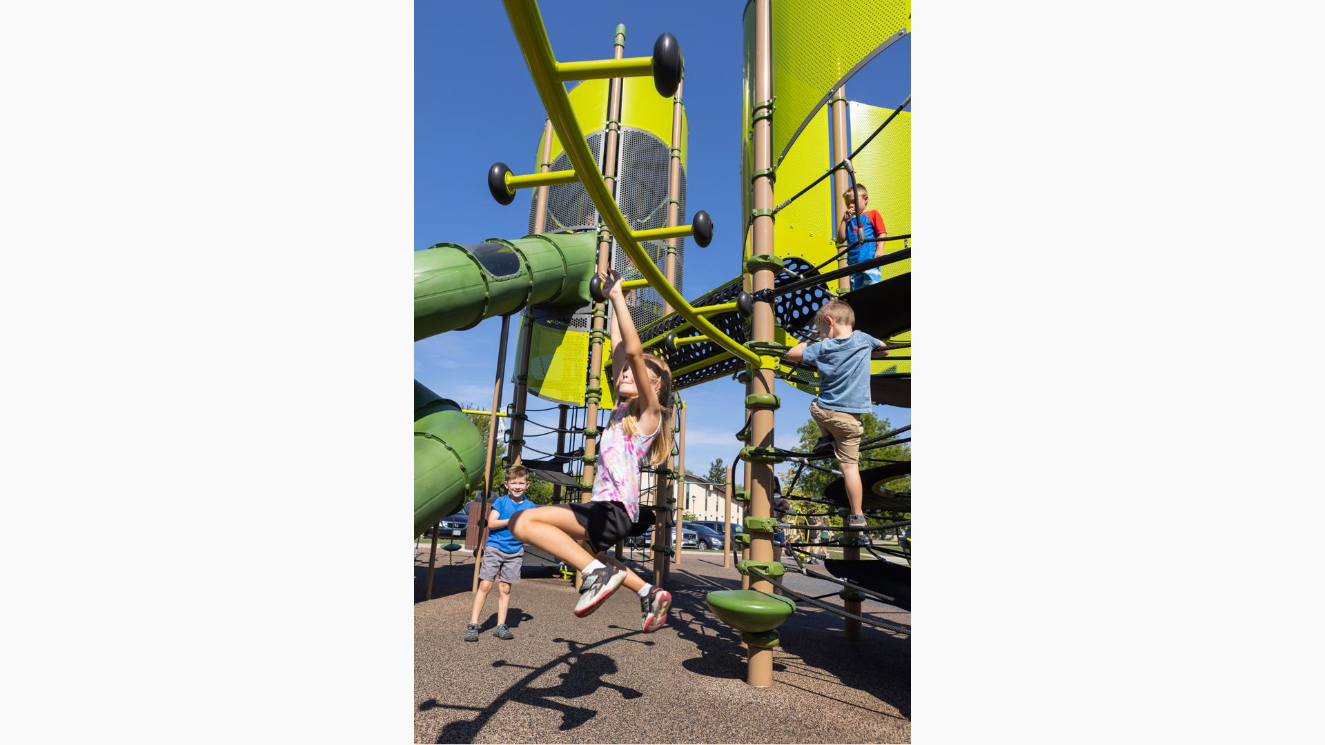 Super Netplex® 8' & 12' Preconfigured Tall Play Structure Super Netplex® 8' & 12' Preconfigured Tall Play Structure