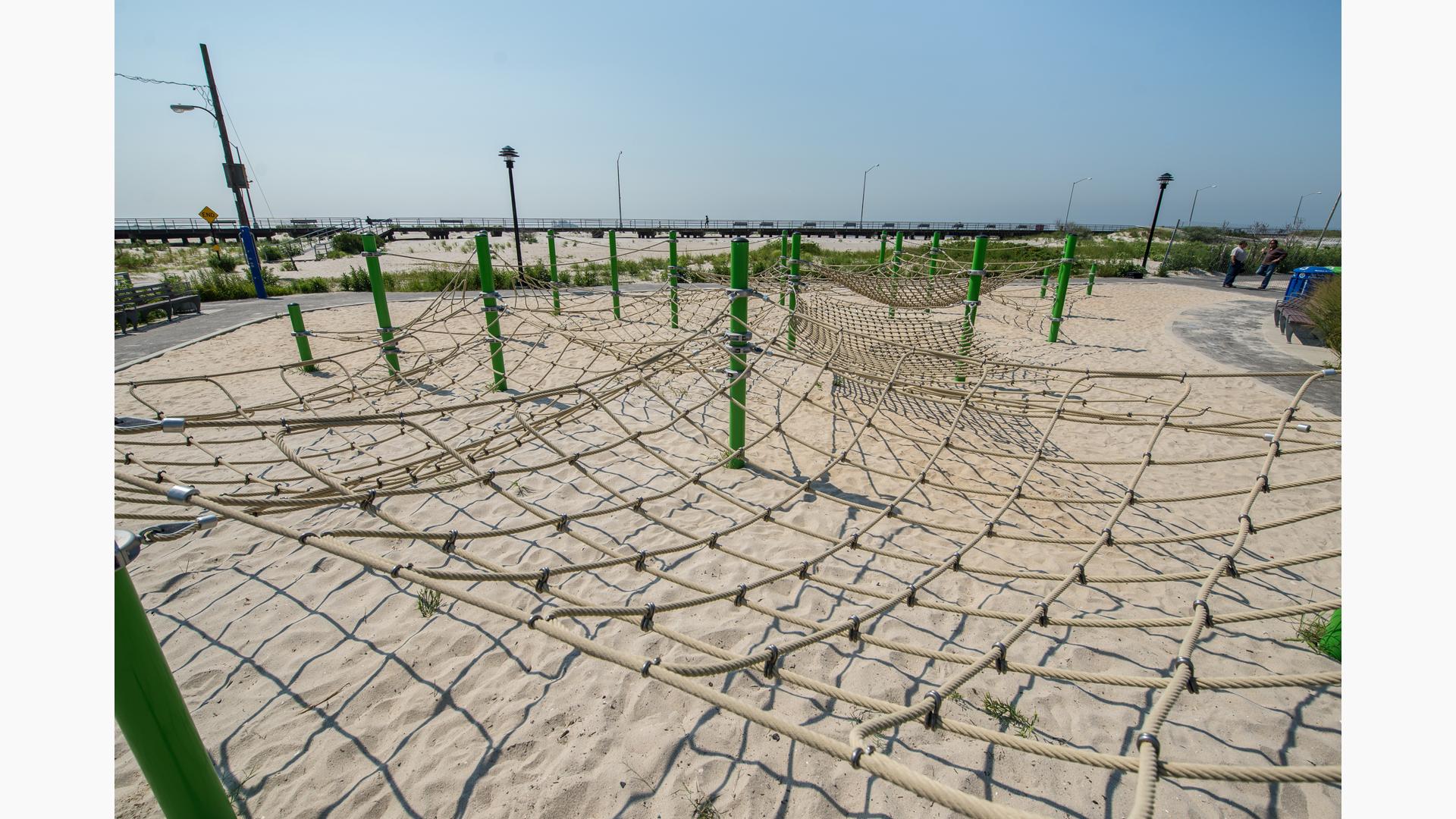 Custom net play structure