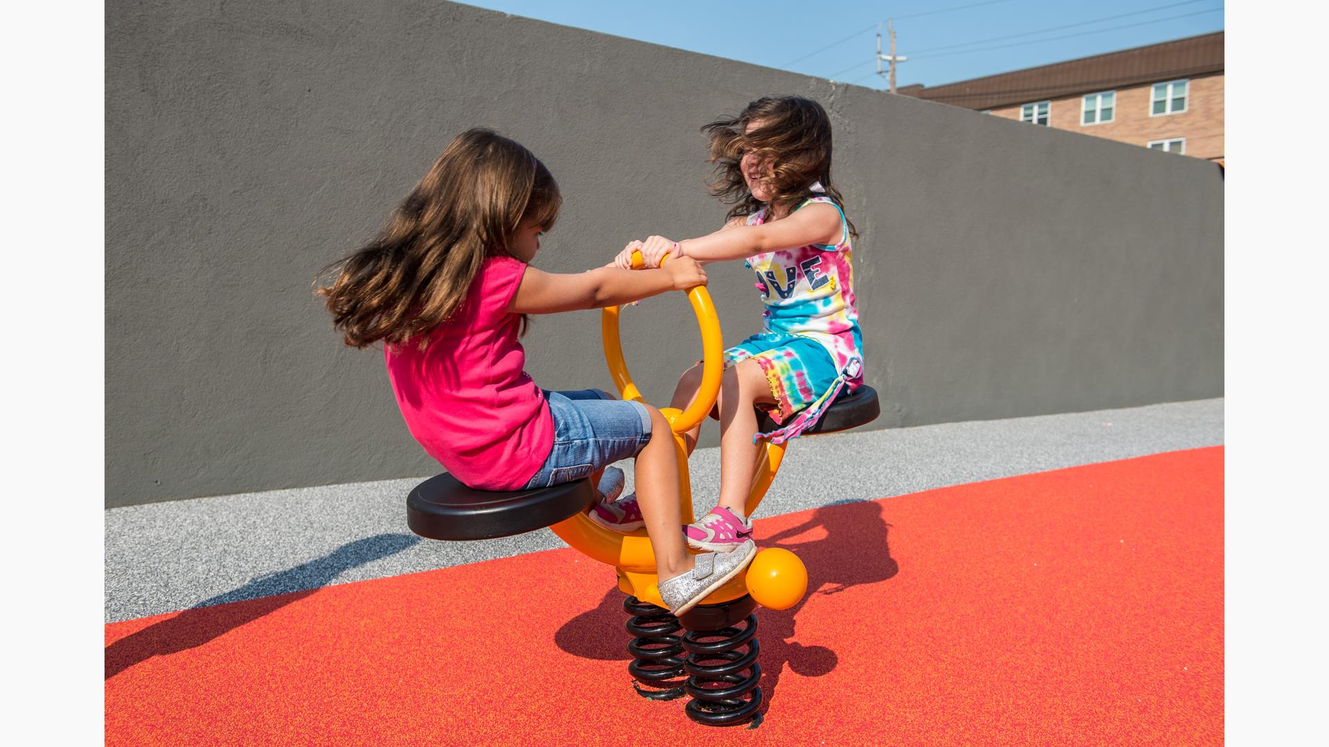 Bobble Rider™, Double - Spring Mounted See-Saw with Seats Bobble Rider™, Double - Spring Mounted See-Saw with Seats