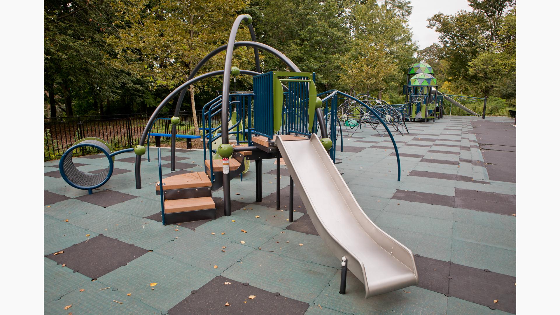 Upper Barney Schwartz Park - Playground Tower