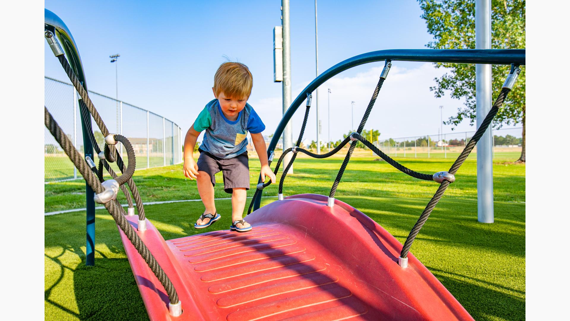 Floating Tunnel Bridge Play System - Commercial Playground Equipment, Pro  Playgrounds