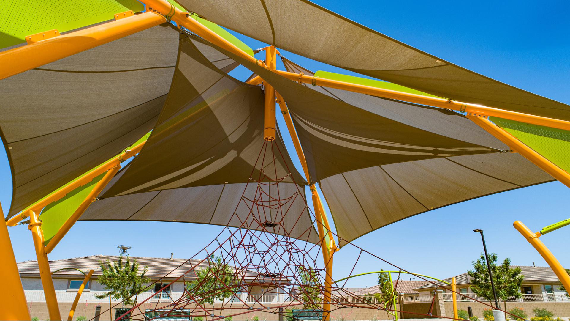 Lunar Blast® net climber under Las Brisas shade