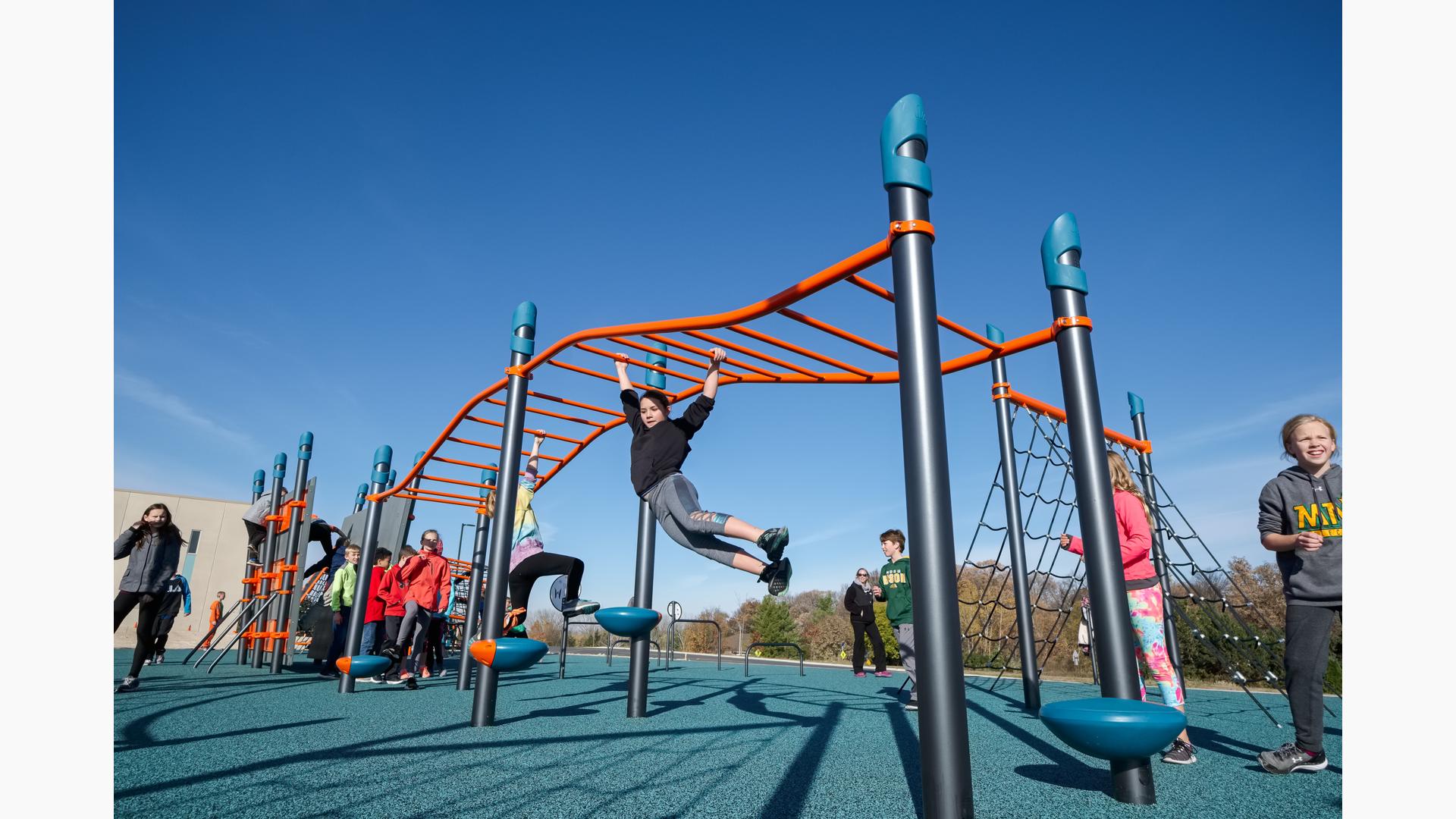 FitCore™ Extreme Angled Overhead Ladder Playground Structure