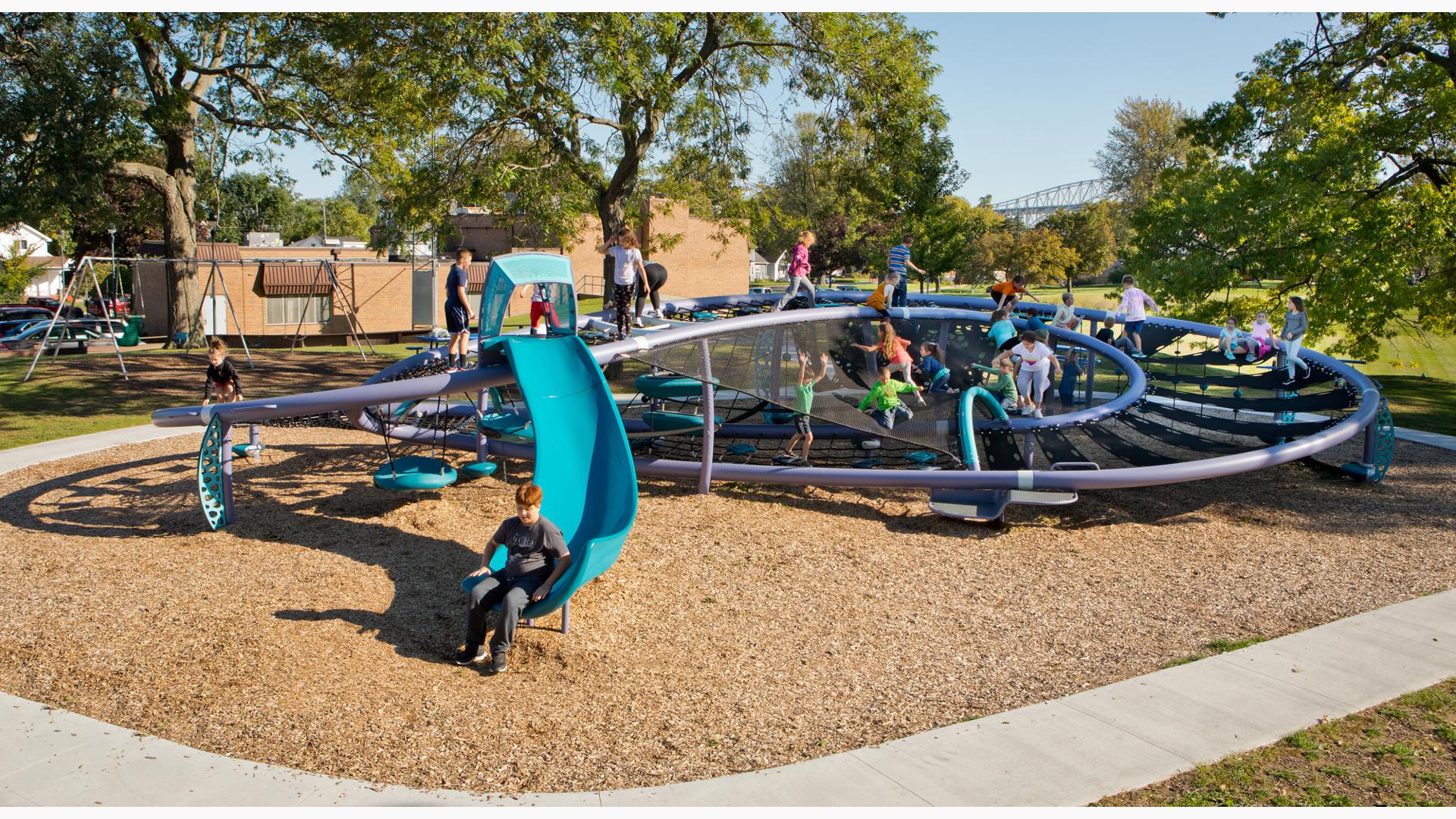 Palmer Park - Innovative Figure 8 Climbing Net Structure