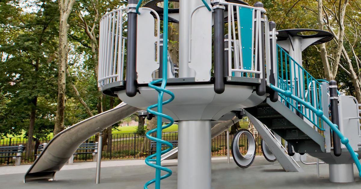 Corkscrew Climber w/SteelX® Handholds Landscape Structures