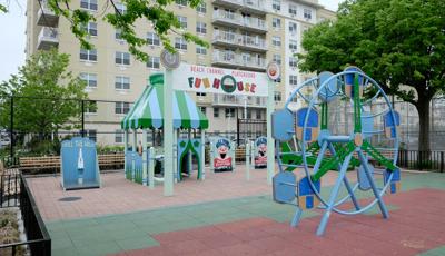 Ferris wheel and fun house games