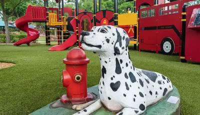 Fire station Dalmatian w/fire hydrant statue