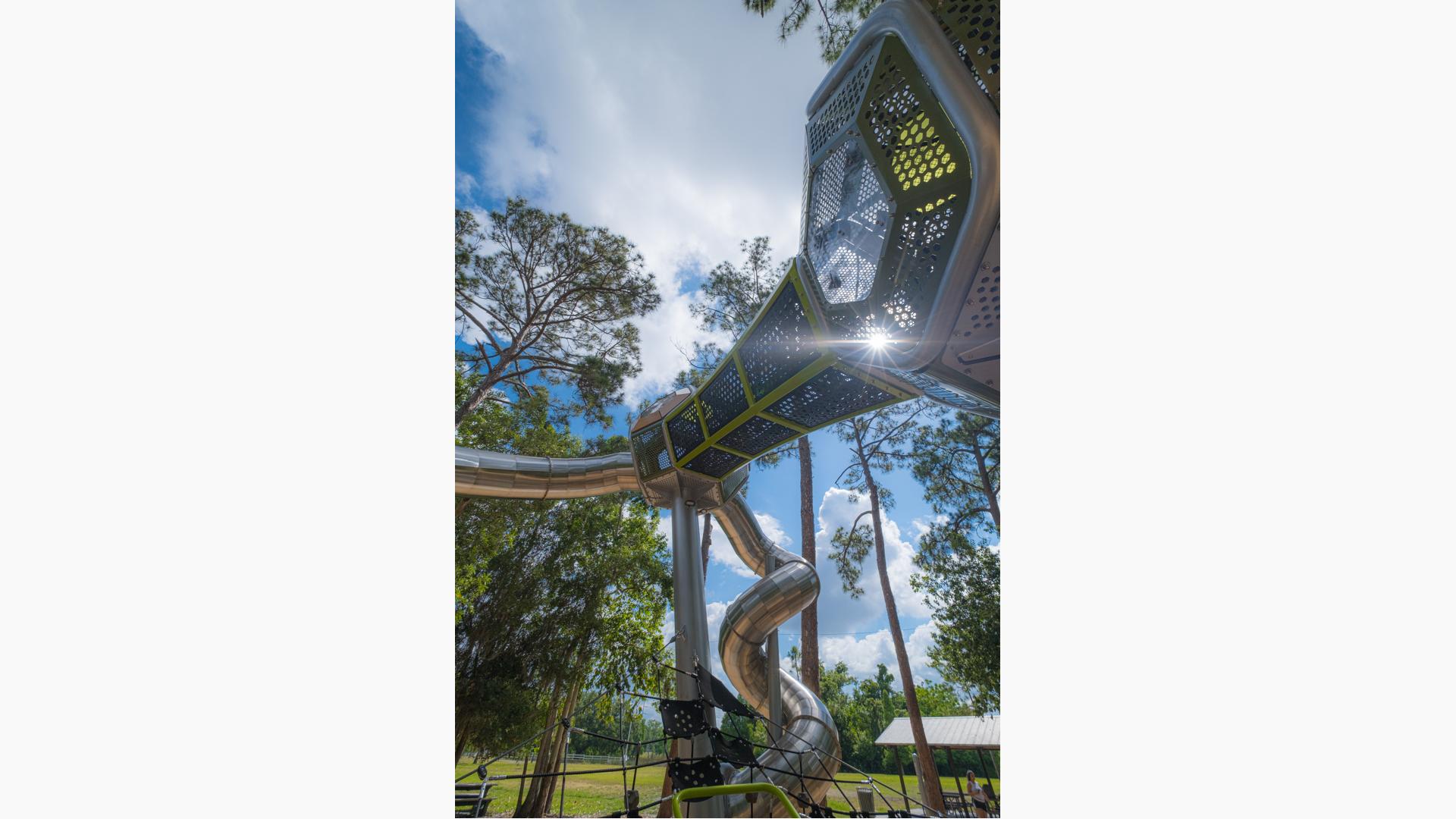 Hedra tower with stainless steel tunnel slide