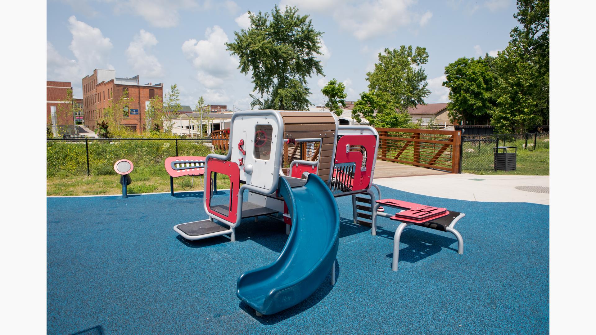 Prairie Creek park - Evos Freestanding play structure for 2-5