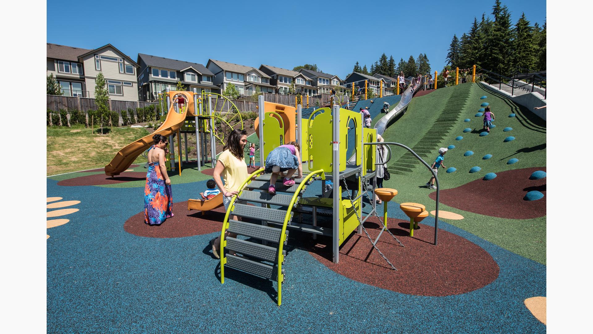 Queenston Park - British Columbia, Canada Playground - Custom Hillside ...