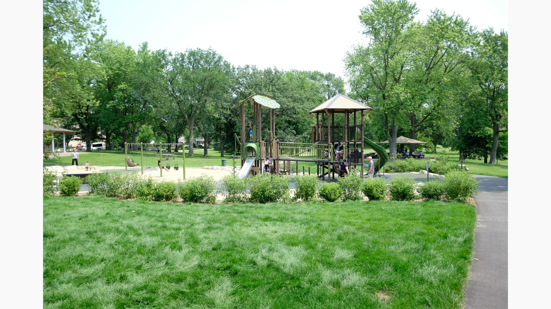 Indian Mounds Regional Park - Nature-inspired Themed Playground