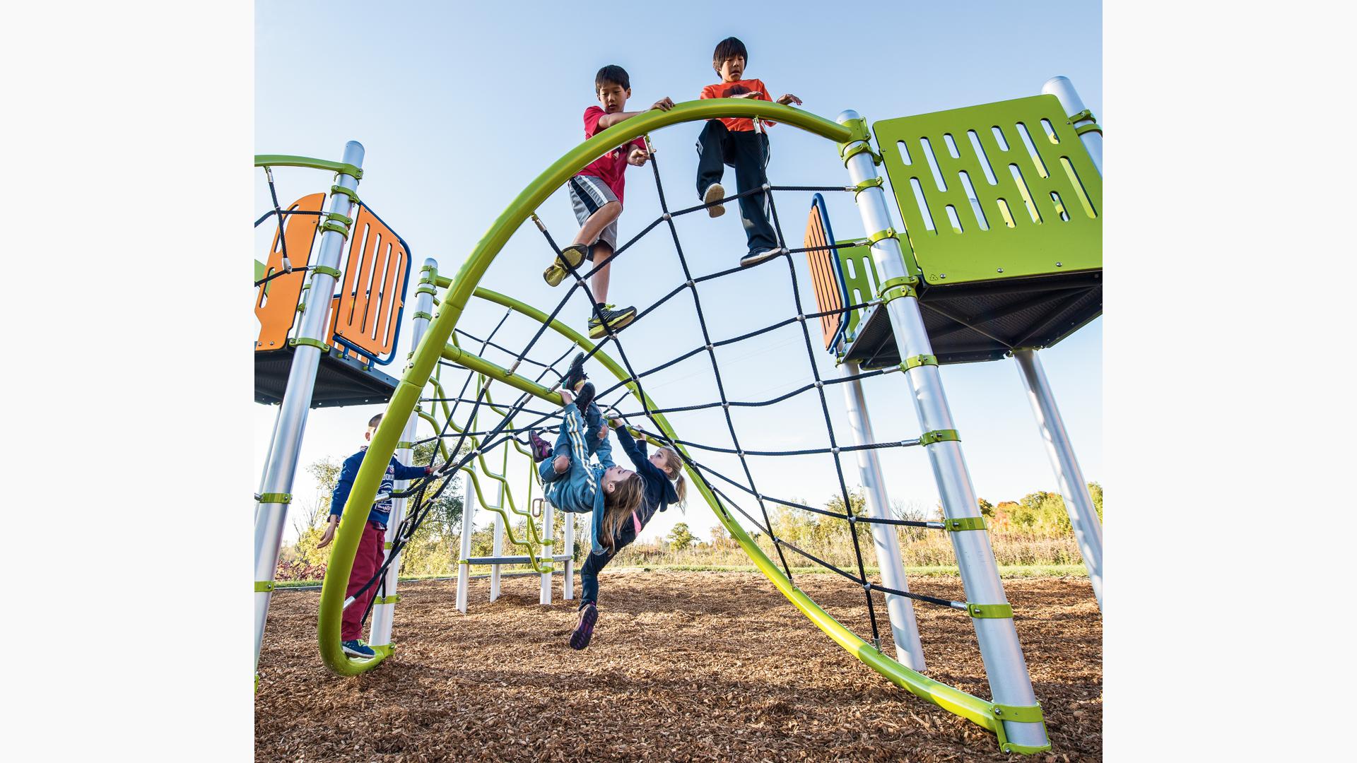 Playground Twisty Net Climber - Flex Climber