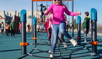 Delano Intermediate School - Climbing and fitness equipment playground fun