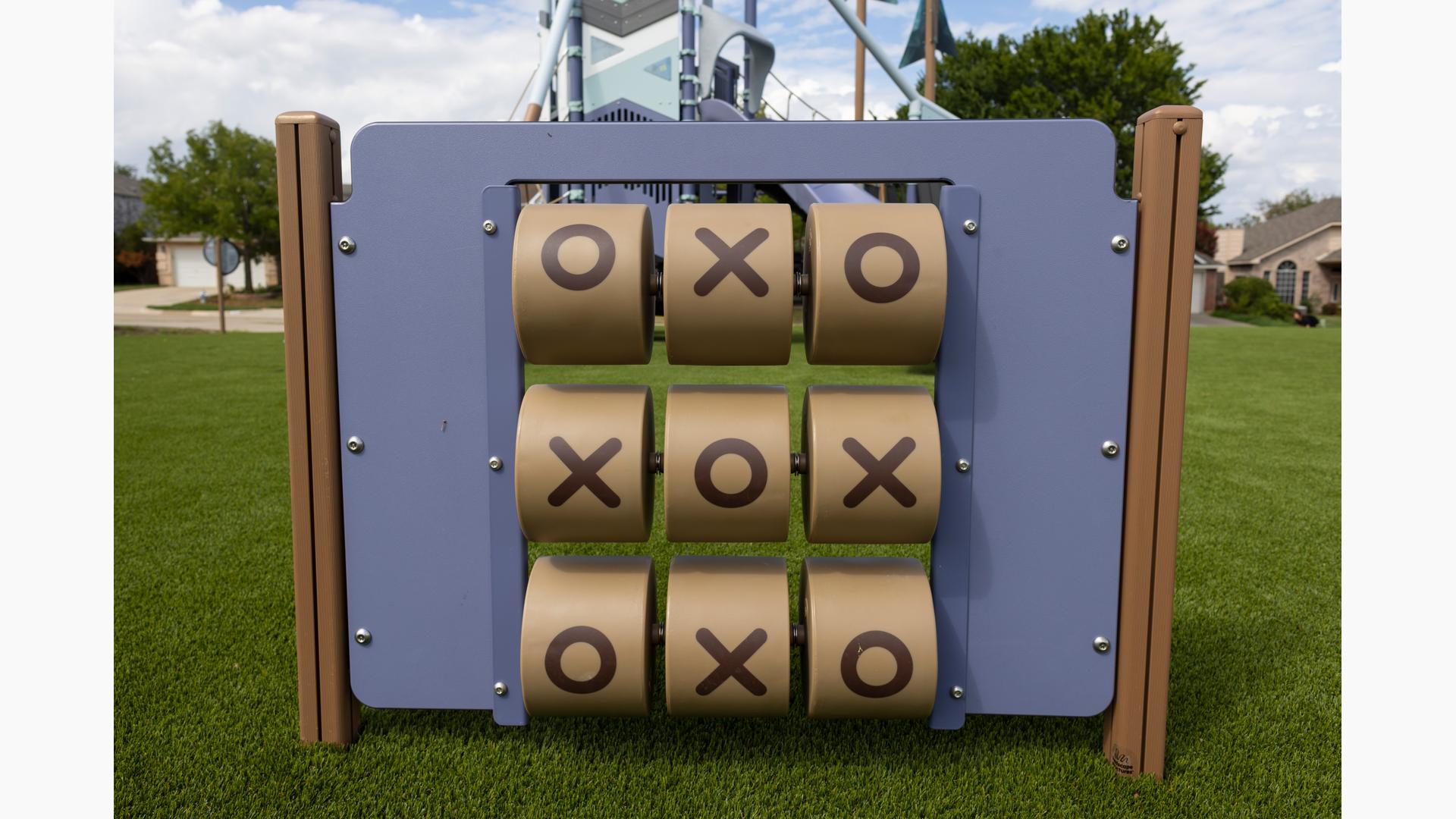 Freestanding Tic-Tac-Toe Panel with Posts 