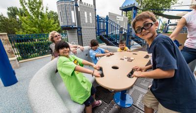 People playing on Sway Fun® Glider (16")