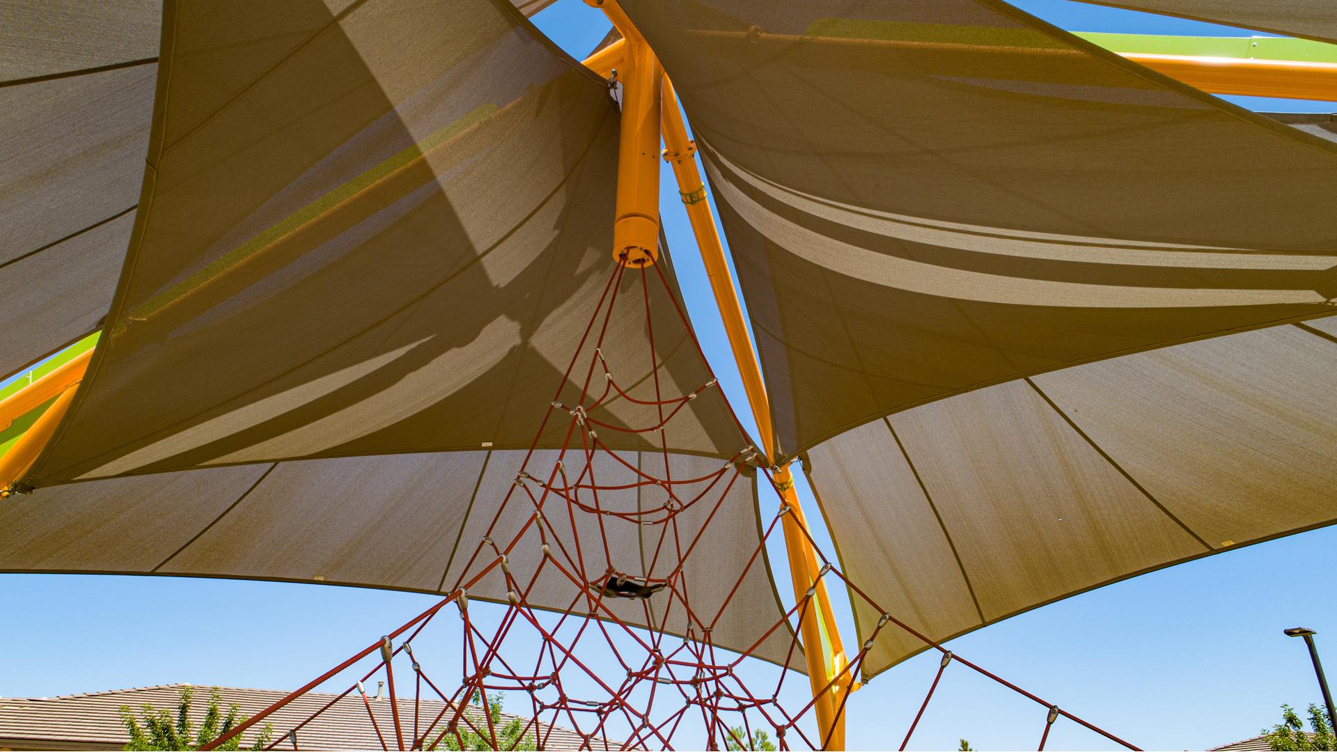 Lunar Blast® net climber under Las Brisas shade