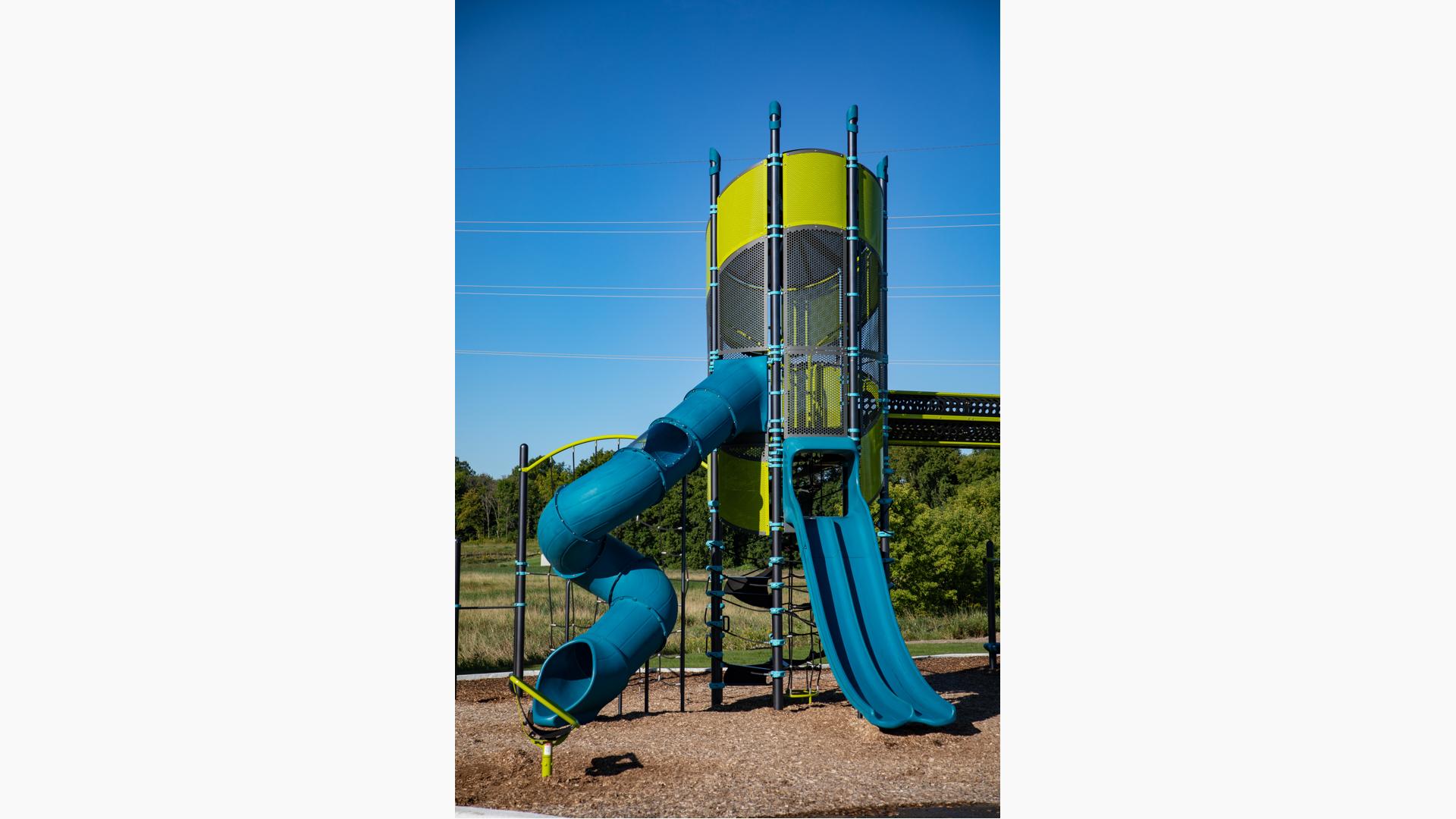 Highland Ridge Park - Unique Neighborhood playground