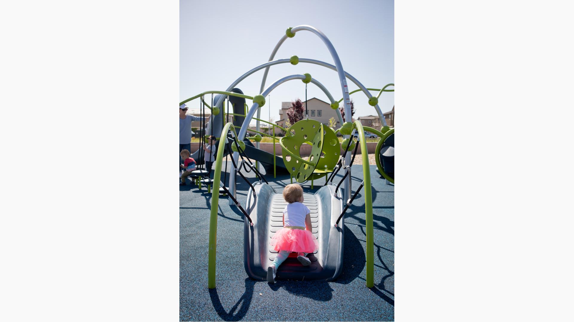 Floating Tunnel Bridge Play System - Commercial Playground Equipment, Pro  Playgrounds