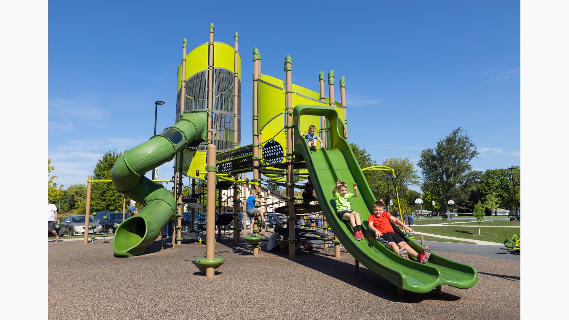 Super Netplex® 8' & 12' Preconfigured Tall Play Structure Super Netplex® 8' & 12' Preconfigured Tall Play Structure