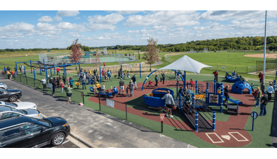 King Park Lakeville, MN includes a Miracle League baseball field, plus hosts a total of nine ball fields. The playground is baseball diamond-shaped, and it features an accessible PlayBooster® play structure, plus, there’s a ZipKrooz®