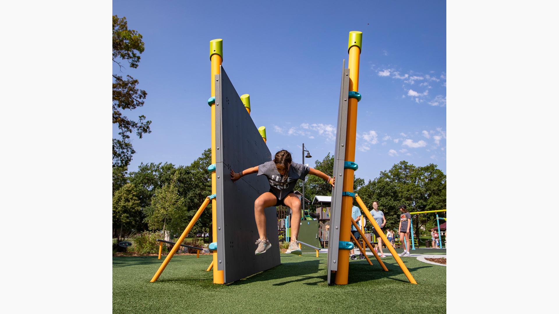 FitCore™ Extreme Spiderwalk Teen Obstacle Course Structure