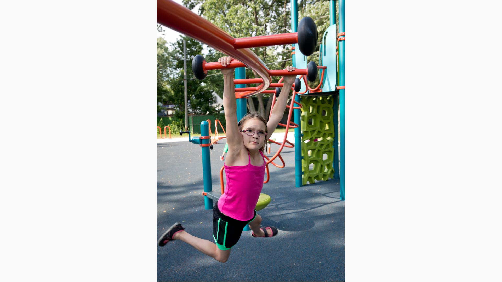 elbows squeeze boobs perking them up - Playground