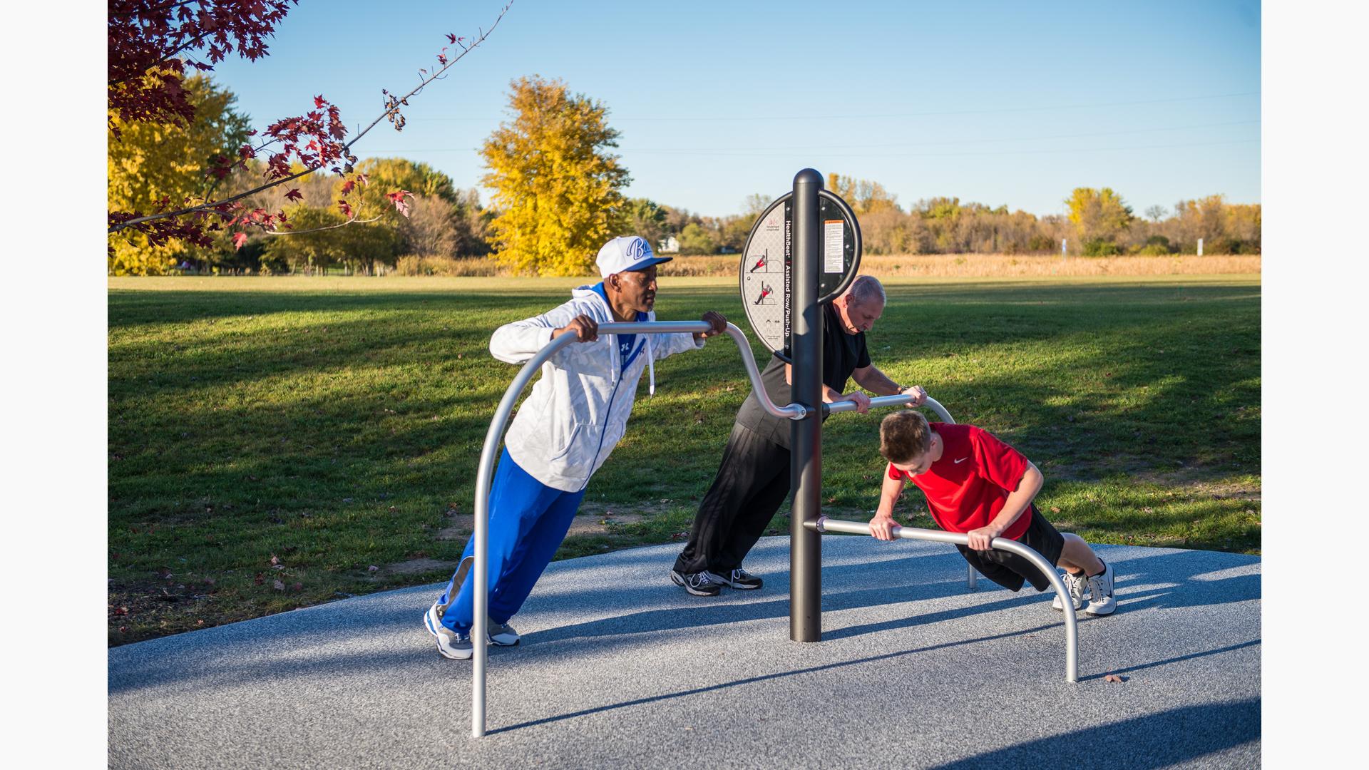 HealthBeat® Assisted Row/Push-Up - Landscape Structures