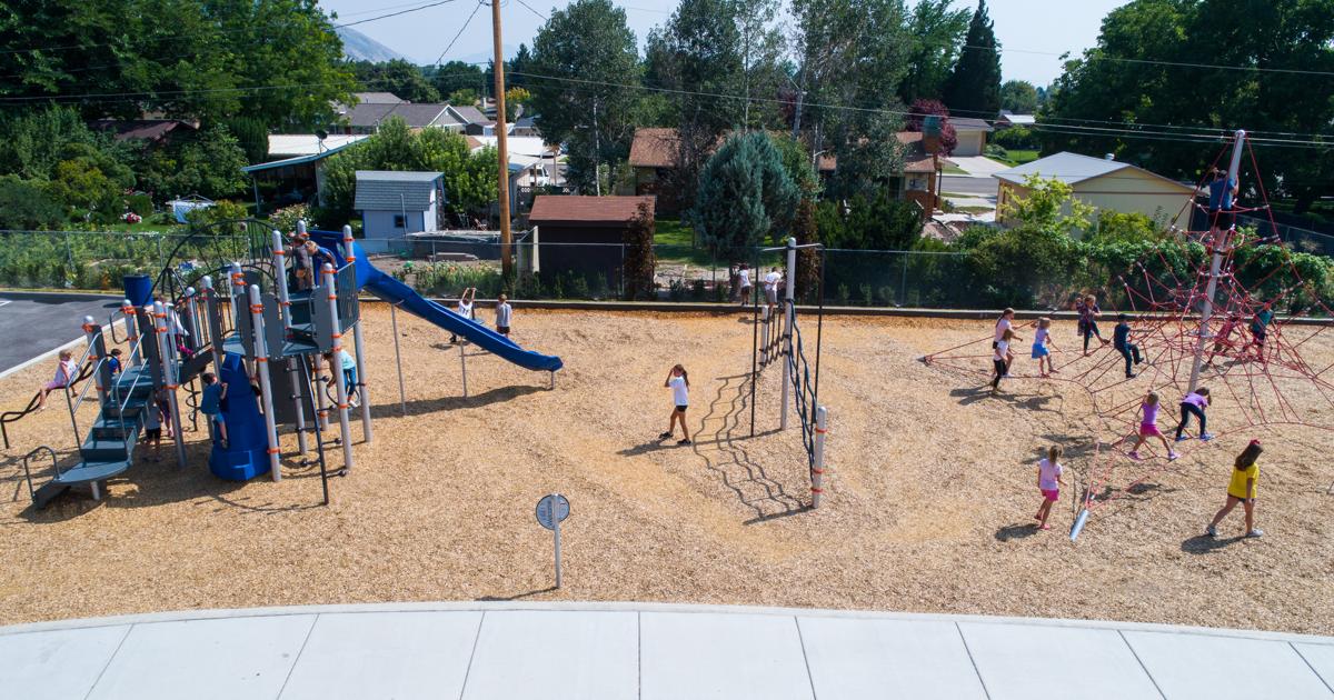 Edgemont Elementary School - Schoolyard Fun!