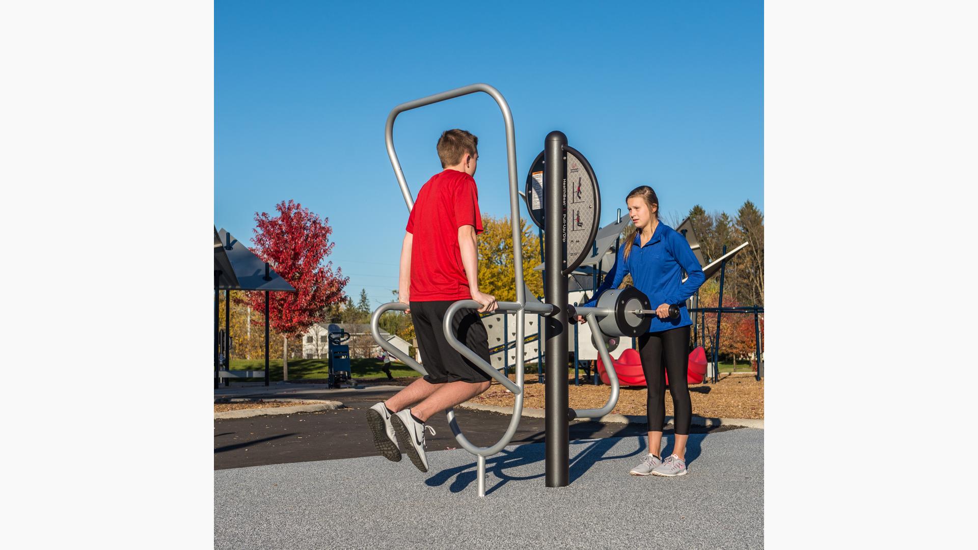 Outdoor dip and discount pull up station