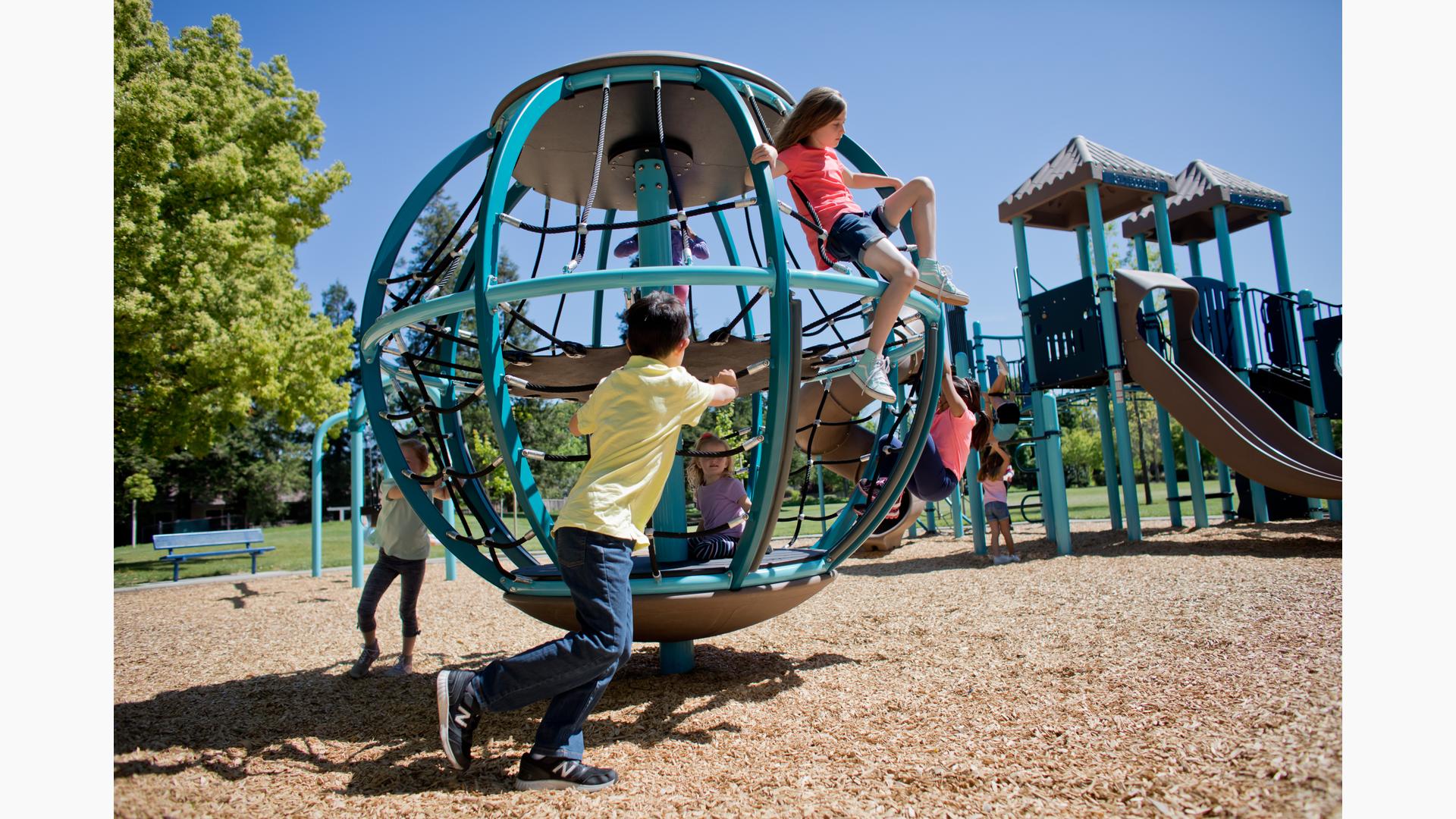 Spinning playground clearance equipment