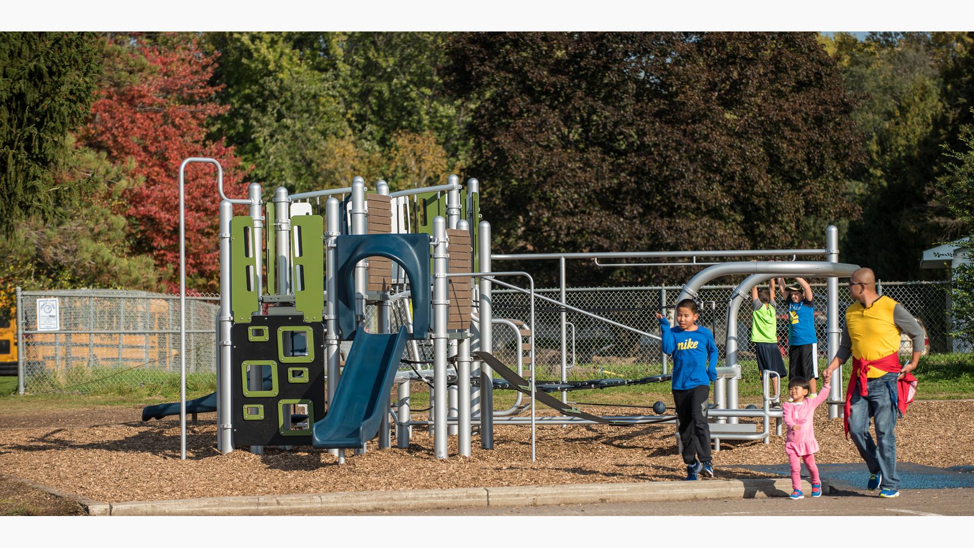 Birchview Elementary School Venti® Affordable Compact Playground