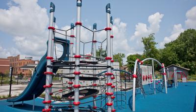 Prairie Creek park - 
Netplex with Disc Net with Double Swoosh Slide
 
